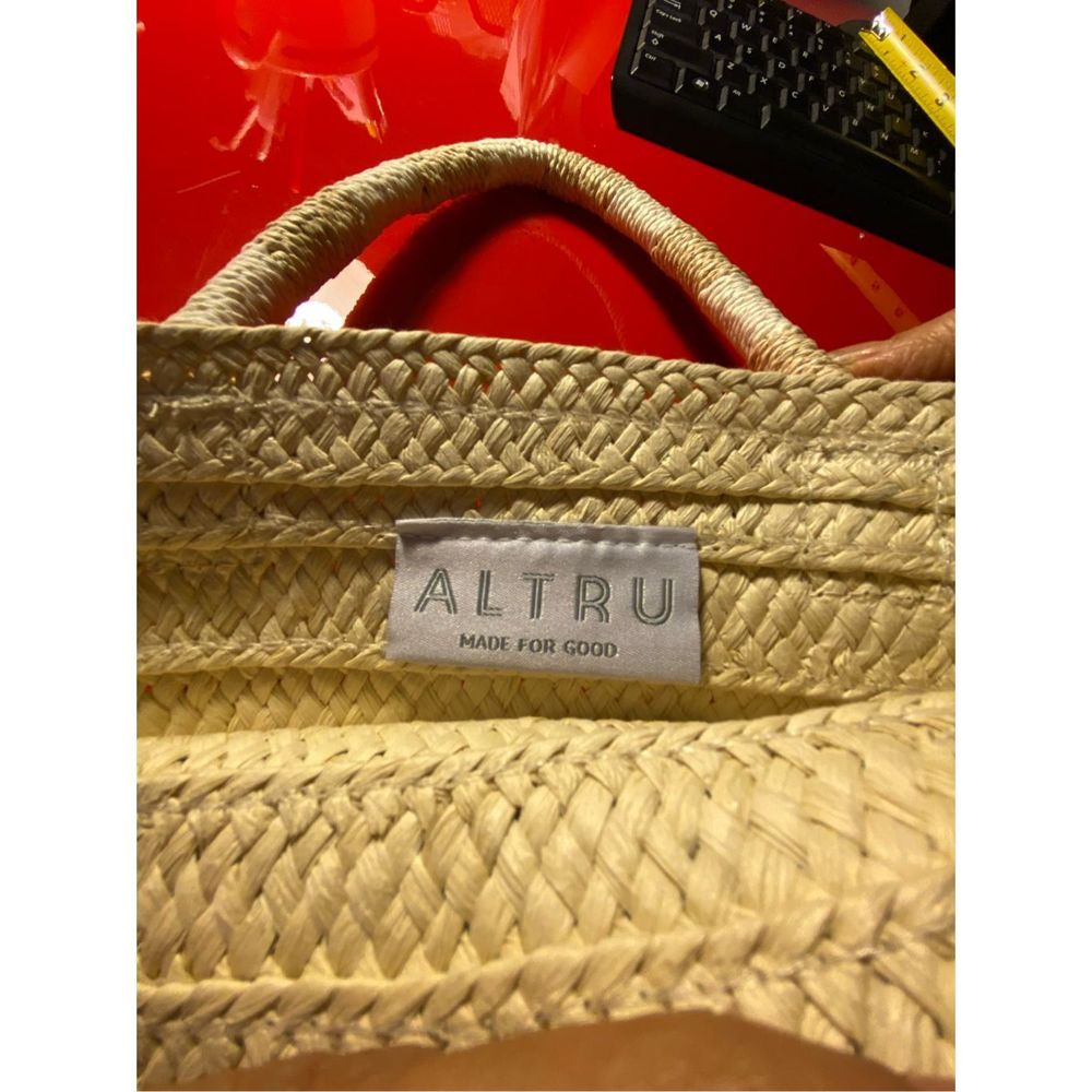 Altru Straw Tote - Picture 4 of 11